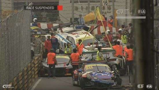 Гран-при Макао закончилось массовым столкновением