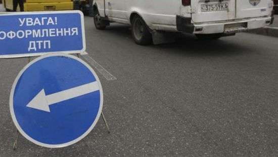 На Черниговщине под колесами авто погибли мать и двое детей