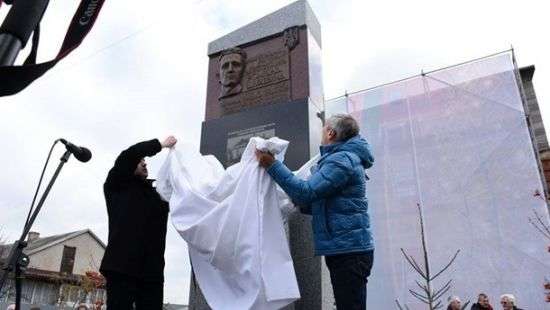 Во Львове открыли памятный знак Шухевичу
