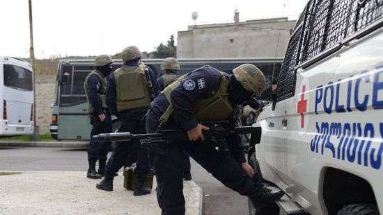 Спецоперация в Тбилиси: в жилом доме забаррикадировались вооруженные люди