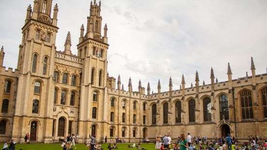 Выпускник Оксфорда хочет взыскать с вуза 1 млн фунтов за «плохое обучение»