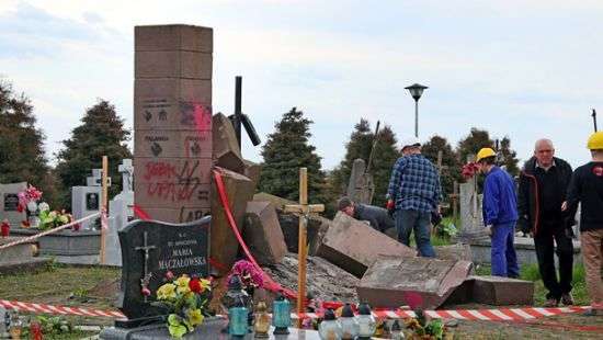 В Польше фрагменты памятника УПА пустили на ремонт дорог