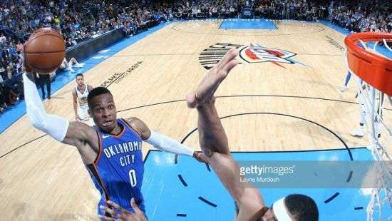 НБА. «Майами» прервал победную серию «Бостона» из 16 матчей, «Голден Стэйт» уступил «Оклахоме», «Кливленд» сильнее «Бруклина»