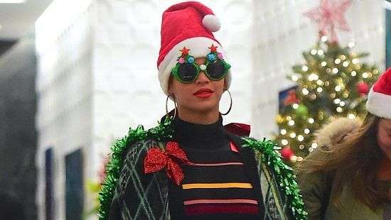 Известная R´n´B певица предложила повесить ее на елку (ФОТО)