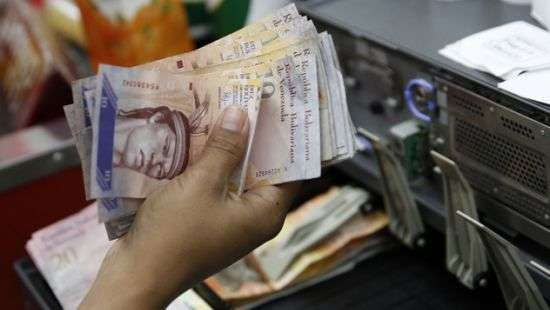 Инфляция в Венесуэле превысила 4000%