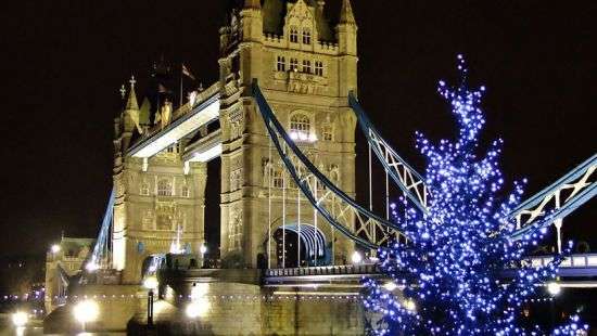 Рождественская тропа: в Лондоне открыли всемирно известную инсталляцию (ВИДЕО)