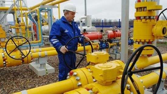 Украина договорилась продолжать поставки газа к себе через Словакию