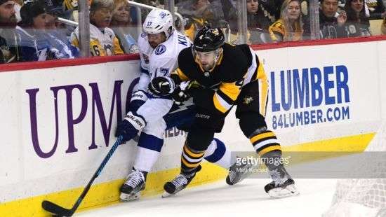 НХЛ. «Питтсбург» обыграл «Тампу», «Вегас» бьет рекорды, а «Вашингтон» переигрывает «Торонто»