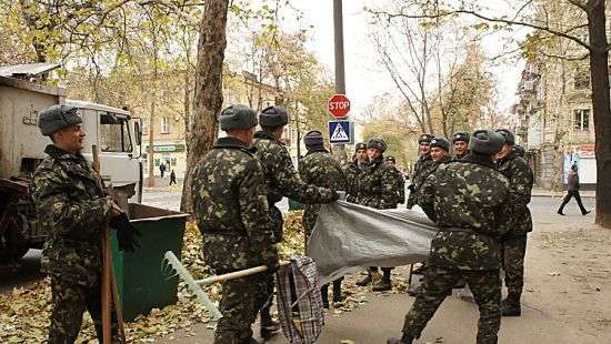 Полторака просят прекратить использовать украинских военных не по назначению
