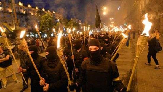 Участники Евромайдана завтра пойдут к Президенту с факелами