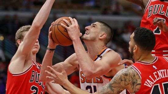 Украинец помог «Финиксу» победить «Чикаго»