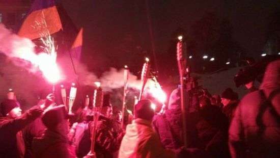 Полиция отпустила задержанных в ходе сегодняшнего шествия активистов