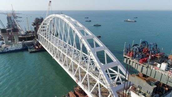 Глава Минюста пригрозил санкциями компаниям, строящим Керченский мост