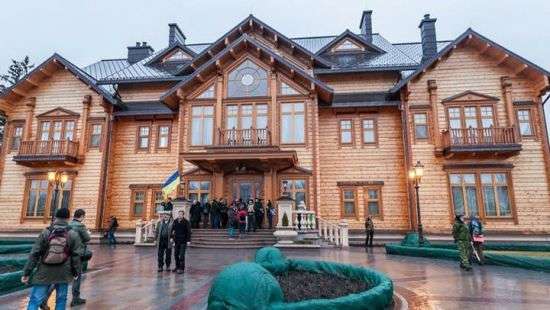 Здания «Межигорья» все еще принадлежат беглому Януковичу