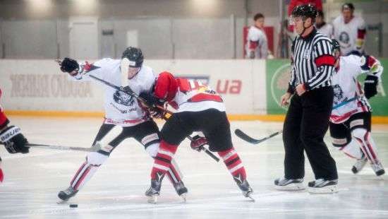 Один из лидеров УХЛ впервые потерпел поражение