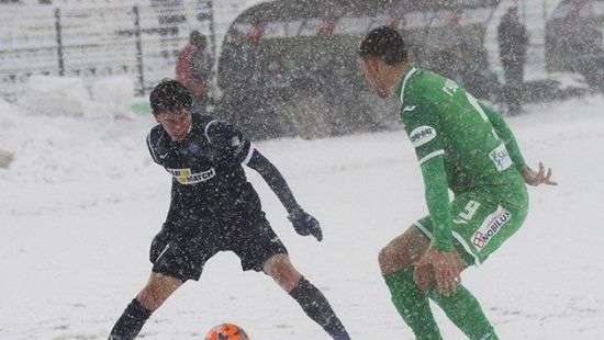 УПЛ. Матч «Карпат» с «Олимпиком» не был доигран из-за снегопада