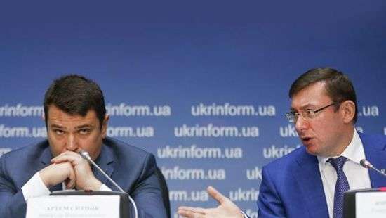 Луценко заявил, о незаконной работе ФБР на территории Украины