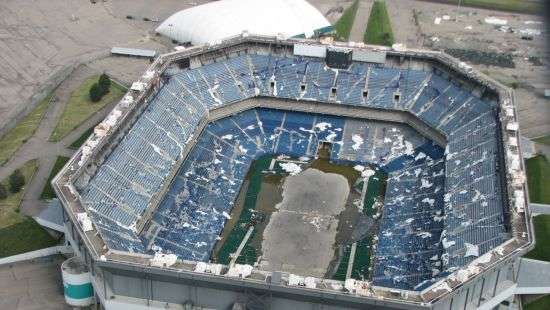 В Детройте спортивная арена устояла после подрыва (ВИДЕО)