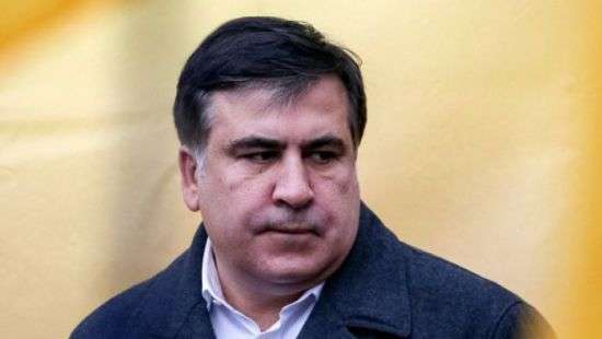 Силовики ломают дверь в квартиру Михаила Саакашвили (ВИДЕО)