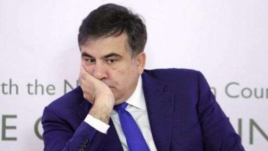 Саакашвили пережидает обыск в квартире на крыше