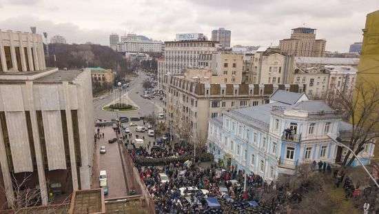 В центре Киева новые столкновения с силовиками из-за задержания Саакашвили (ОНЛАЙН)