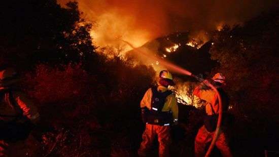 В США - масштабные лесные пожары: опубликованы шокирующие видео (ВИДЕО)