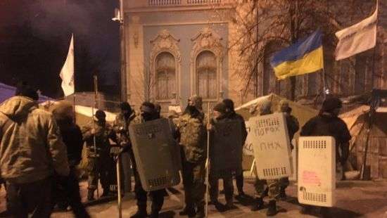 Полиция утром искала Саакашвили в палатках активистов под Верховной Радой