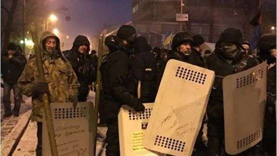 Полиция назвала число пострадавших в утренних столкновениях на Михомайдане