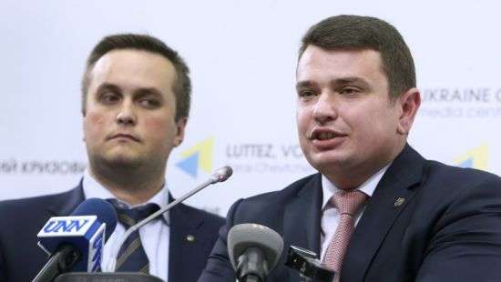 Сытник и Холодницкий не собираются выполнять прихоти Луценко и покидать США