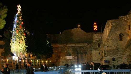 В Вифлееме потушили рождественские огни из-за ситуации с Израилем