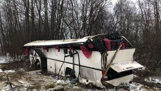 В Литве перевернулся автобус с детьми - 10 пострадавших