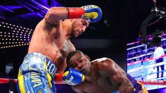 Украинский боксер защитил титул чемпиона WBO