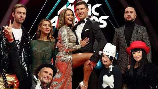M1 Music Awards 2017: кто кого опередил по наградам, «одесские шутки», ляпы и другие курьезы премии (ФОТО, ВИДЕО)