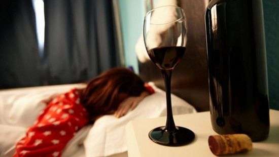 Специалисты установили связь между алкоголизмом и недосыпом