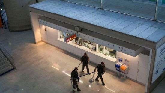 В Париже бездомный без «шума и пыли» обчистил фирму на 300 тысяч евро