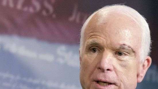 Сенатор Маккейн госпитализирован из-за побочных явлений при лечении рака