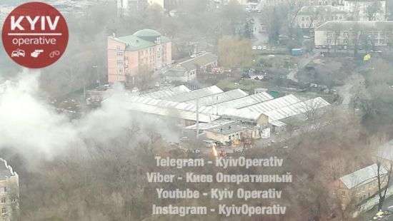 В центре Киева горят склады