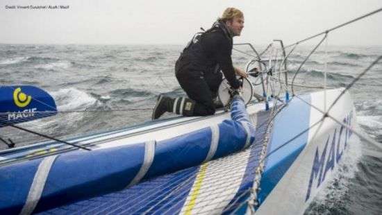Француз обогнул планету на яхте за рекордные 42 дня и 16 часов (ВИДЕО)