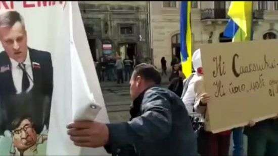 Сторонники Порошенко в воскресенье проведут АнтиМихоМайдан