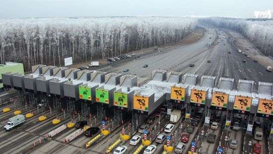 Стало известно, когда в Украине начнут строить платные дороги