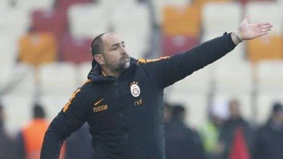 «Галатасарай» уволил главного тренера