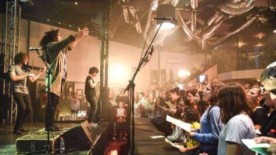 Новогодний флэшмоб: в Израиле 600 человек впечатляюще исполнили хит Believer (ВИДЕО)