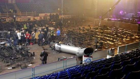 В Финляндии во время рок-концерта на толпу обрушилась труба: семь пострадавших (ВИДЕО)