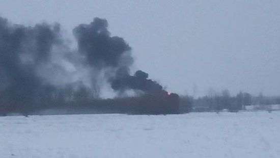 Возле военного аэродрома в Василькове горит нефтебаза