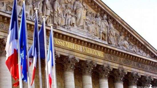 Треть представителей парламента Франции - миллионеры