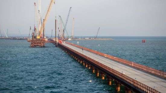 Крымский мост соединил берега Крыма и Тамани