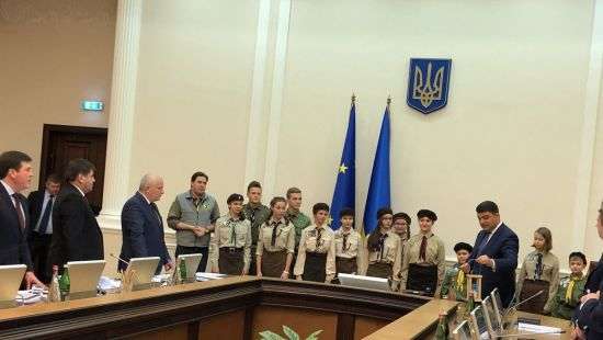 Вифлеемский огонь мира зажегся в Кабмине