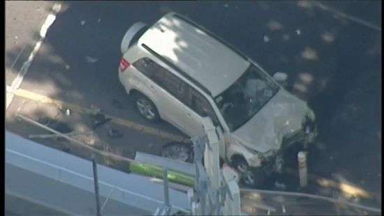 Полиция заявила, что в Мельбурне водитель намеренно наехал на пешеходов