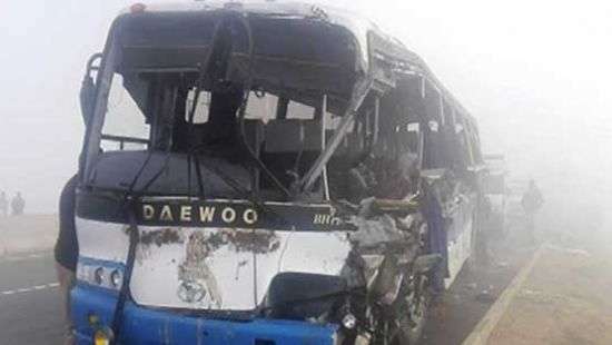 В Пакистане автобус врезался в трейлер - погибло 11 пассажиров