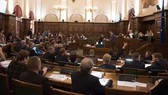 В Латвии ветераны, воевавшие против Германии и СССР теперь имеют равный статус